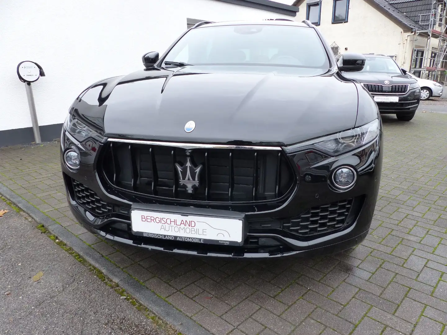 Maserati Levante Q4, Leder, SD, Bi-Xenon Schwarz - 2