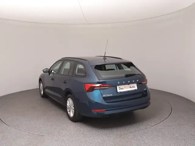Skoda Octavia view 5
