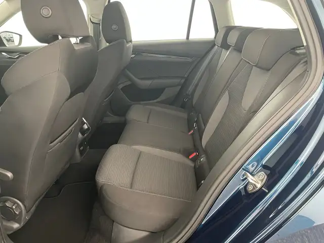Skoda Octavia view 11