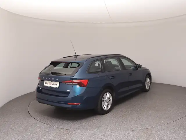 Skoda Octavia view 4