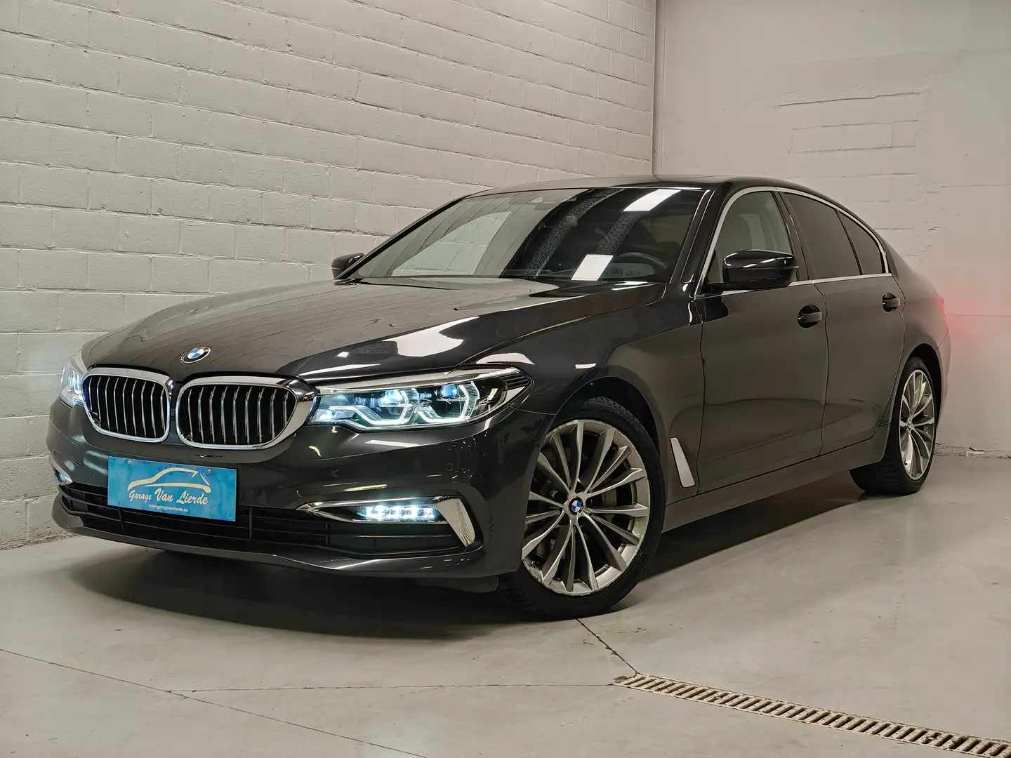 BMW 530 i Aut. Luxury Line - Pano schuifdak -Apple Carplay Gris - 1