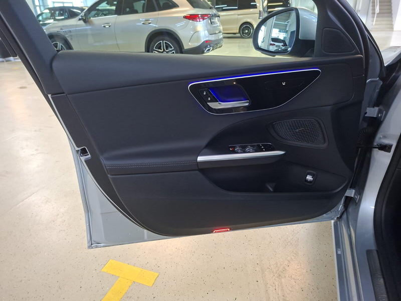 Mercedes-Benz C 200 C 200 Ava Adv Pano LED Spur 360 Cam WinterP Navi — photo 11