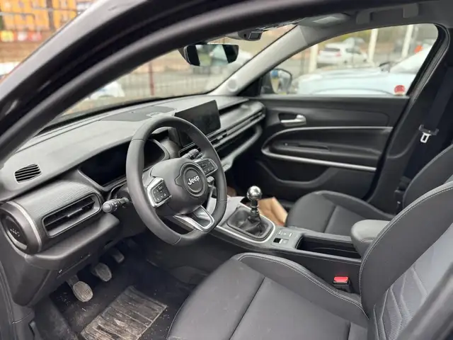 Jeep Avenger view 13