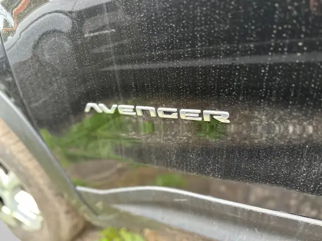 Jeep Avenger view 8