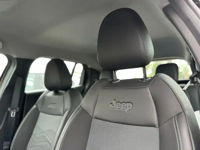 Jeep Avenger view 11