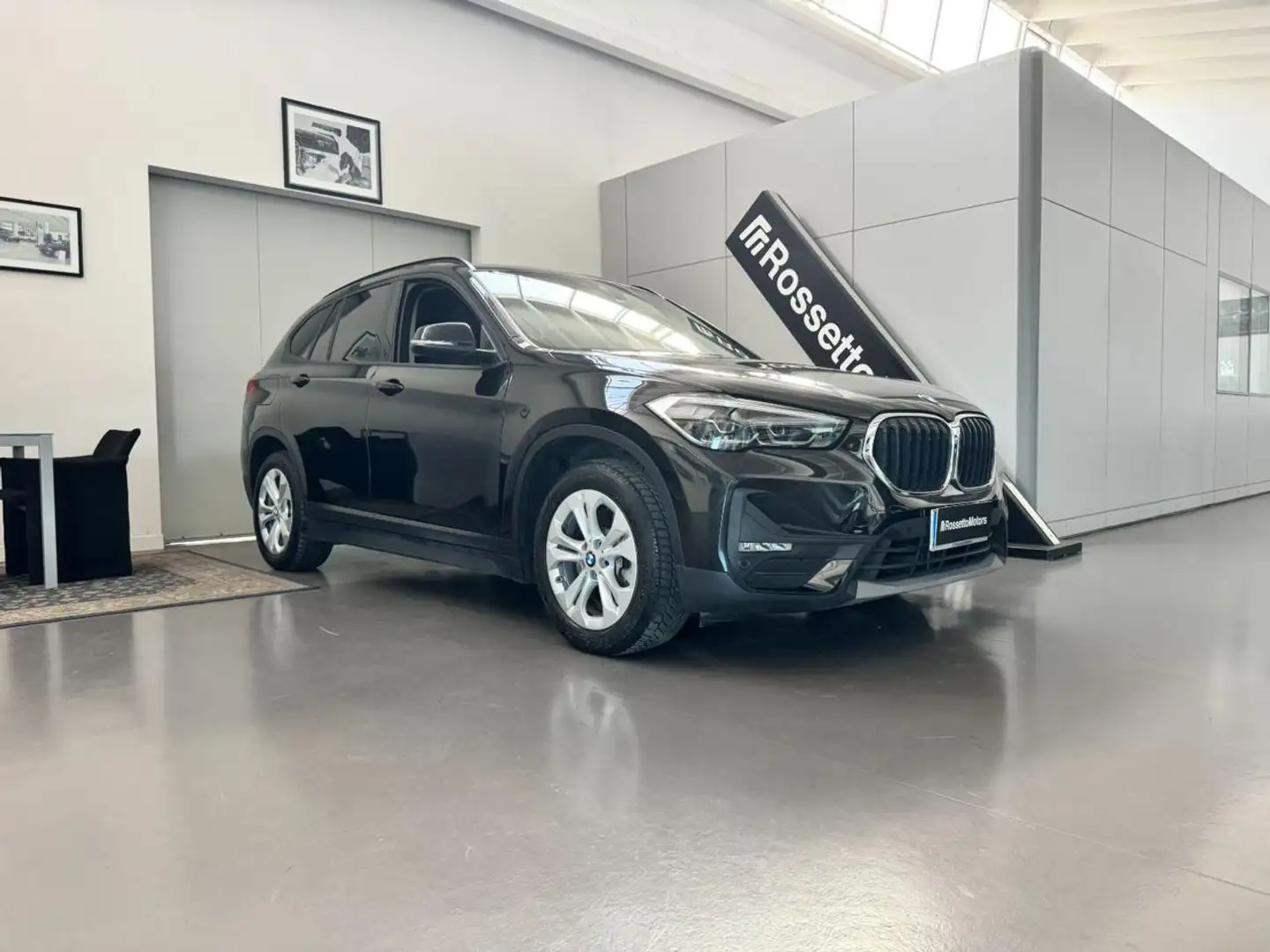 BMW X1 xDrive25e Business Advantage Noir - 1