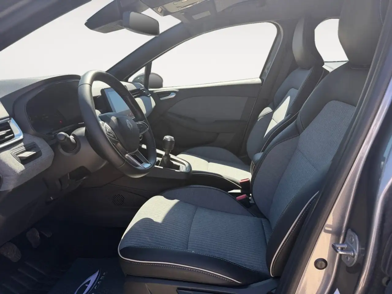 Renault Clio Citadine 5 portes — photo 10