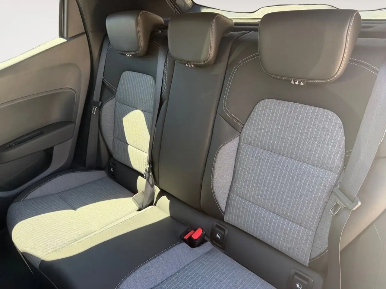 Renault Clio Citadine 5 portes — photo 11