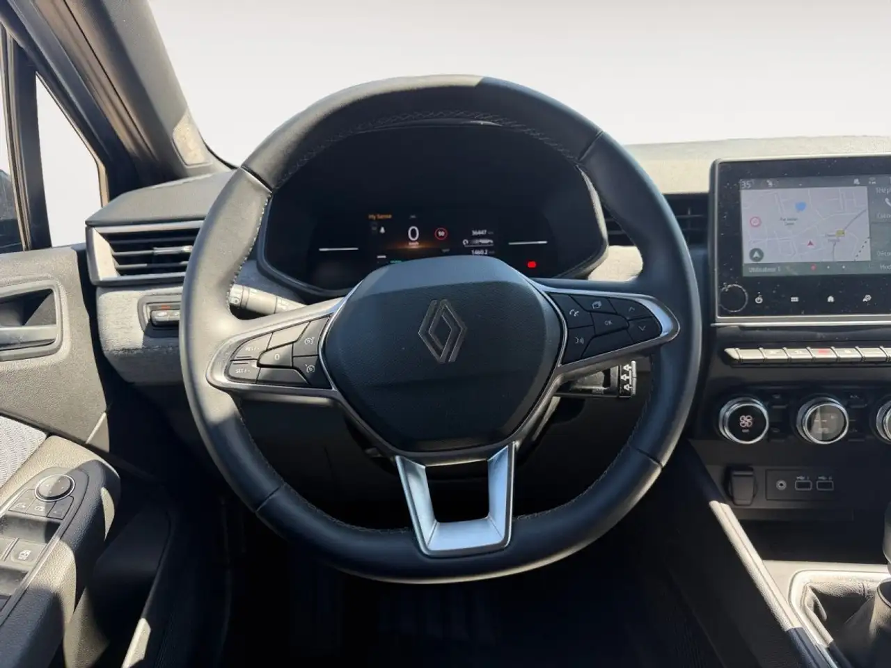 Renault Clio Citadine 5 portes — photo 15