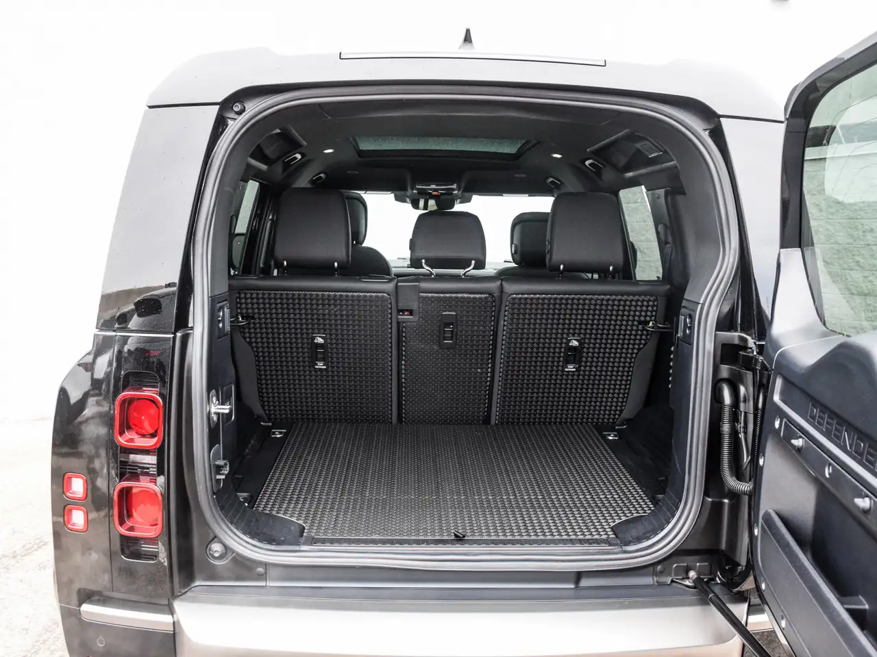 Land Rover Defender снимка Land Rover Defender