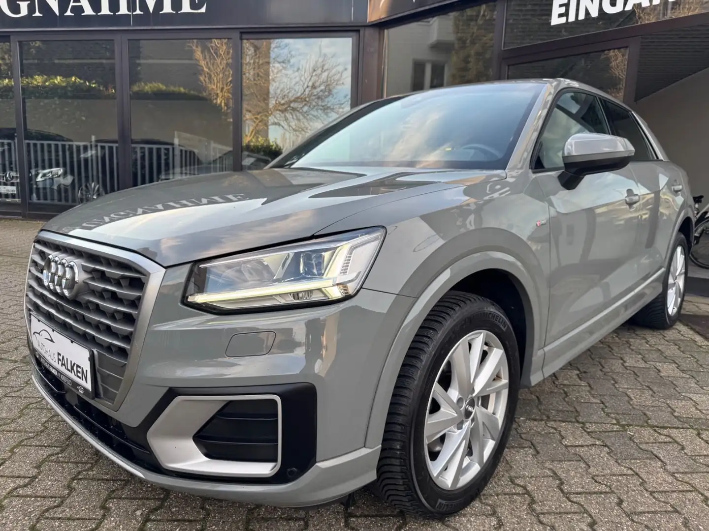 Audi Q2 quattro S Line VC ACC KESSY CarPlay 190PS 2H. Gris - 1
