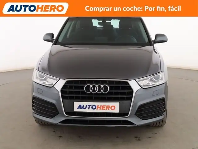 Audi Q3 view 9