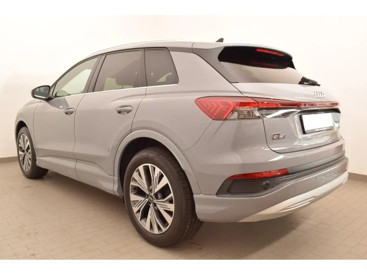 Audi e-tron Q4 inkl. Winterräder*Anhängekupplung*0,25%*KAM*LED Grau - 2