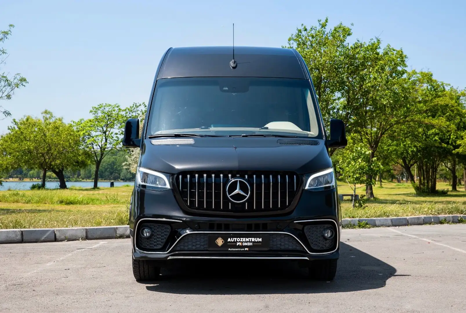Mercedes-Benz Sprinter 319 CDI Exclusive VIP Schwarz - 2
