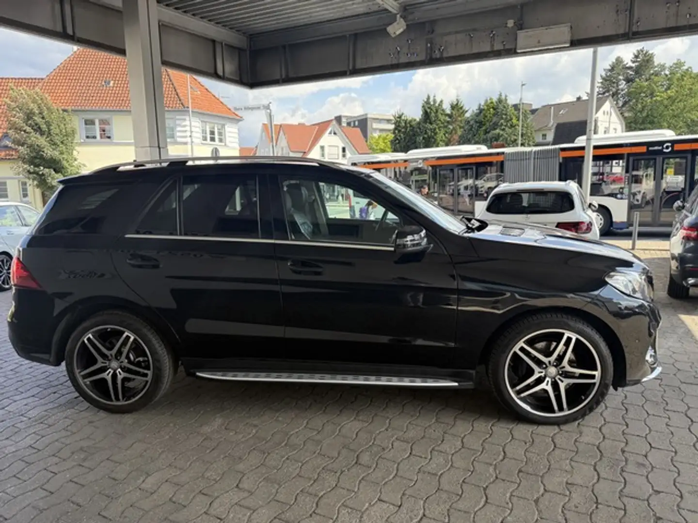 Mercedes-Benz GLE 350 AMG-Line Panorama 360-Kamera Voll !! Noir - 1