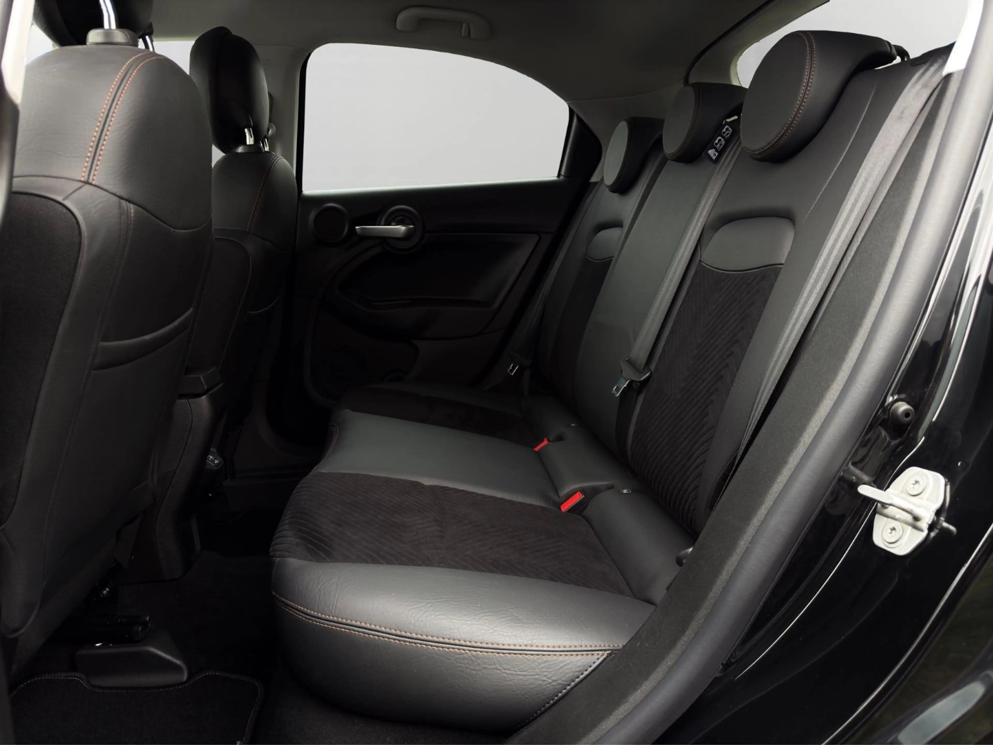 Fiat 500X 1.3 Turbo DCT City Cross *1.HAND*AHK*NAVI* — photo 12