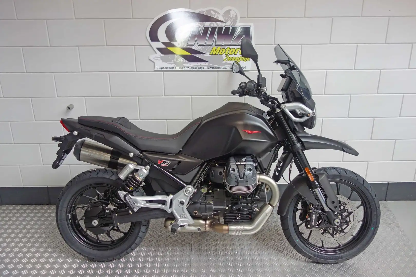 Moto Guzzi V 85 STRADA Negru - 1