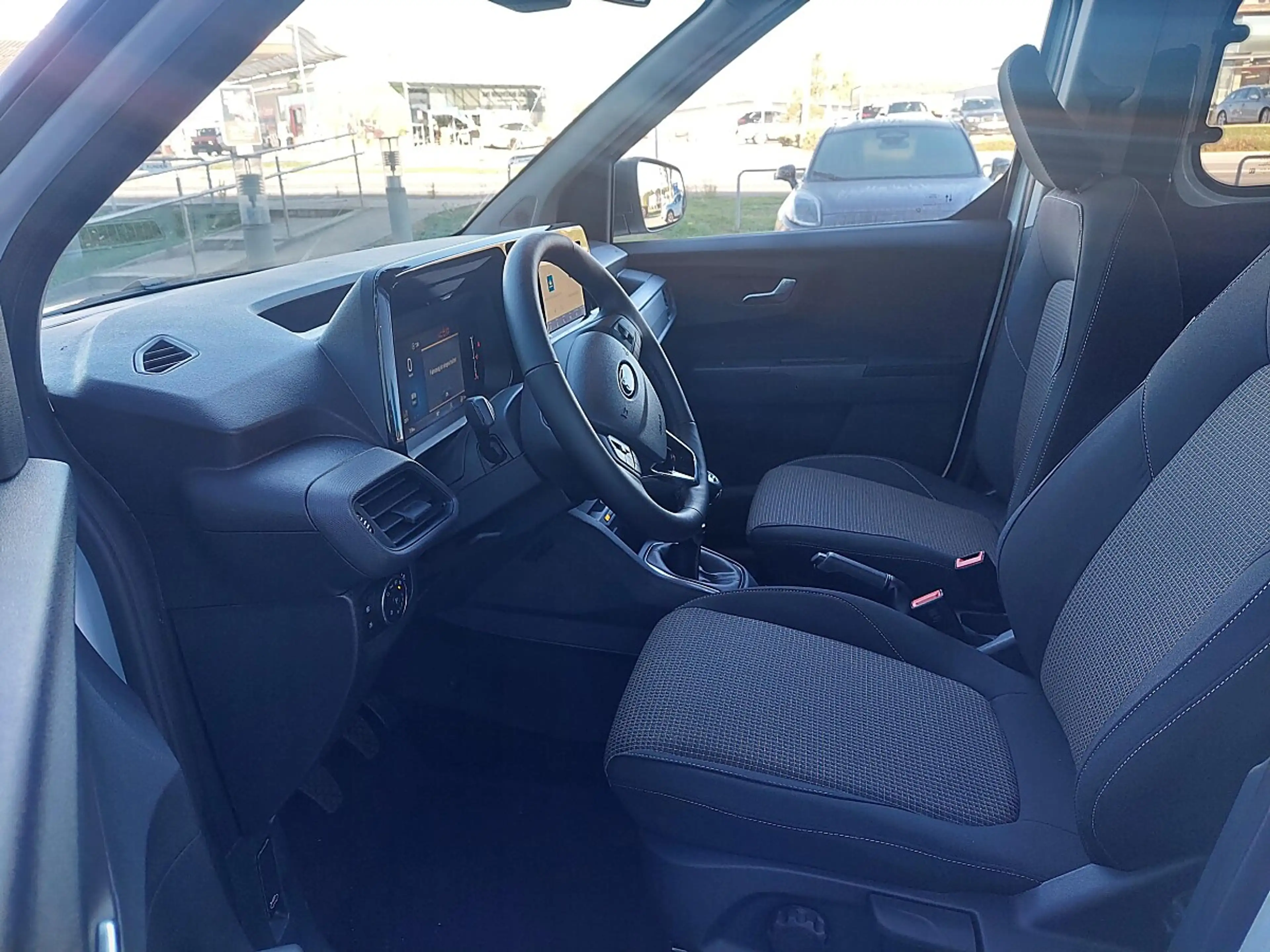 Ford Tourneo Courier 1,0 EcoBoost Trend — photo 6