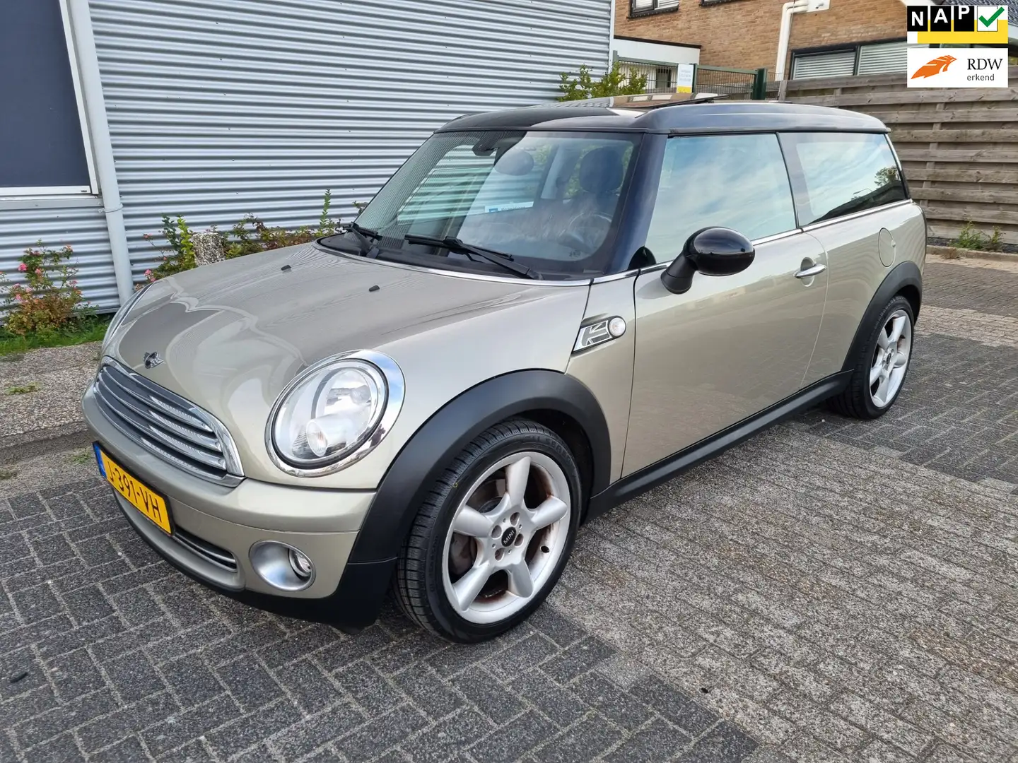 MINI Cooper Mini 1.6 Airco! Panoramadak! Bj:2009 Grijs - 1