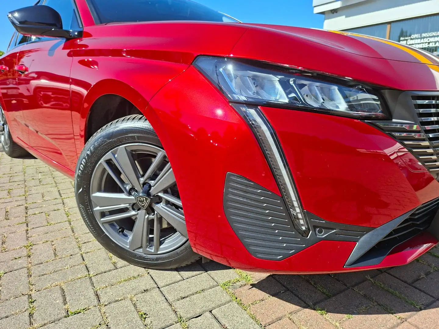 Peugeot 308 SW Allure+LED+NAVI+KLIMAAUTO+SHZ+360°CAM+ACC Rot - 2