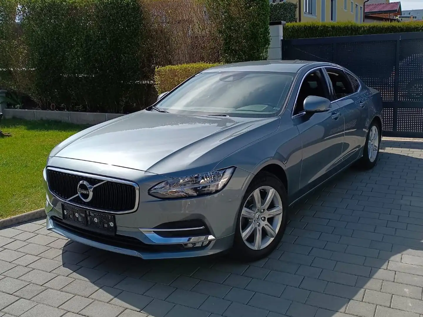 Volvo S90 D3 Kinetic Gris - 1