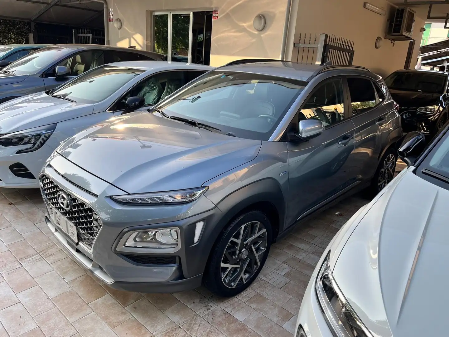 Hyundai KONA Kona 1.6 hev Xtech 2wd dct Grigio - 2