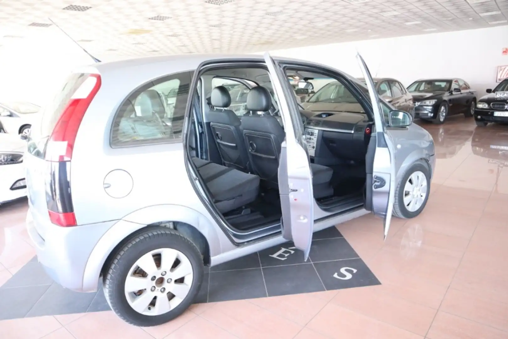 Opel Meriva 1.7CDTi Cosmo Gris - 1