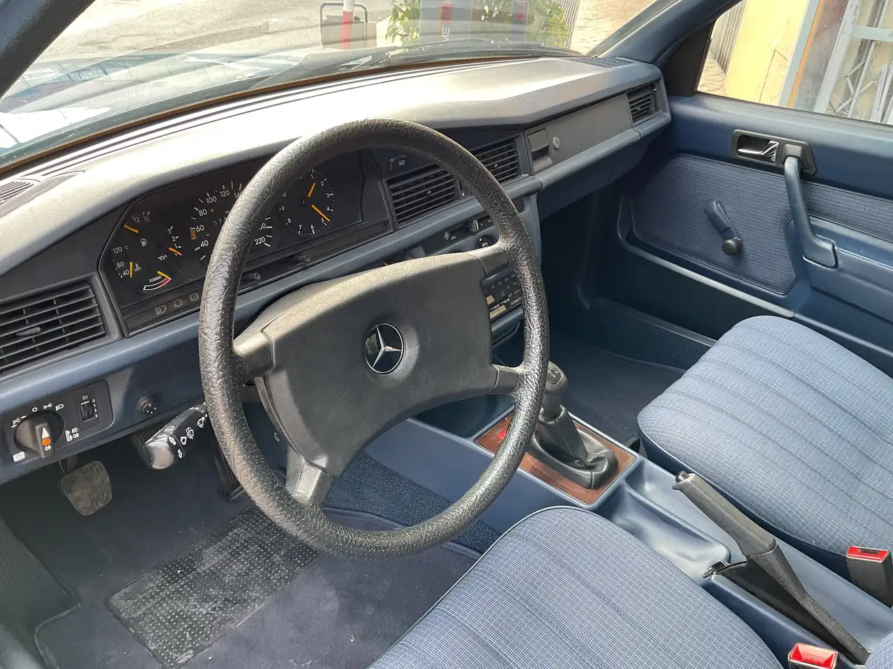 Mercedes-Benz 190, foto 10