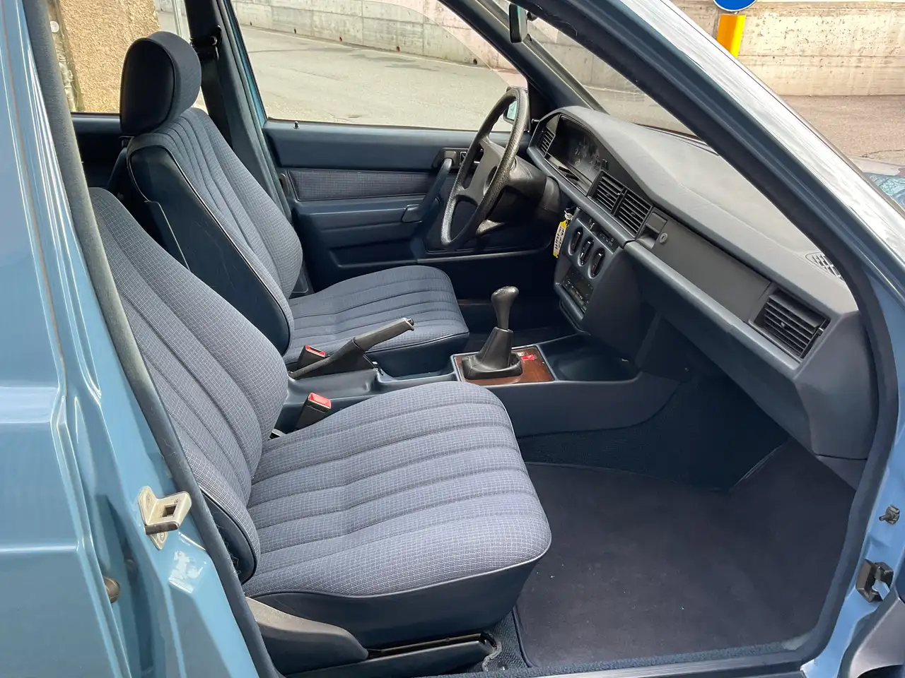 Mercedes-Benz 190, foto 11