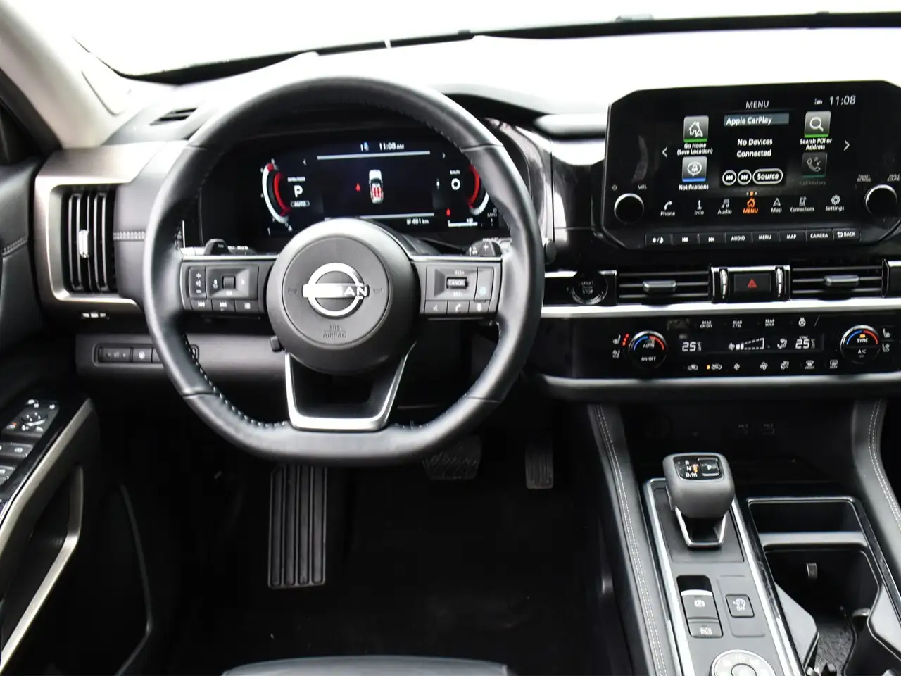 Nissan Pathfinder снимка Nissan Pathfinder