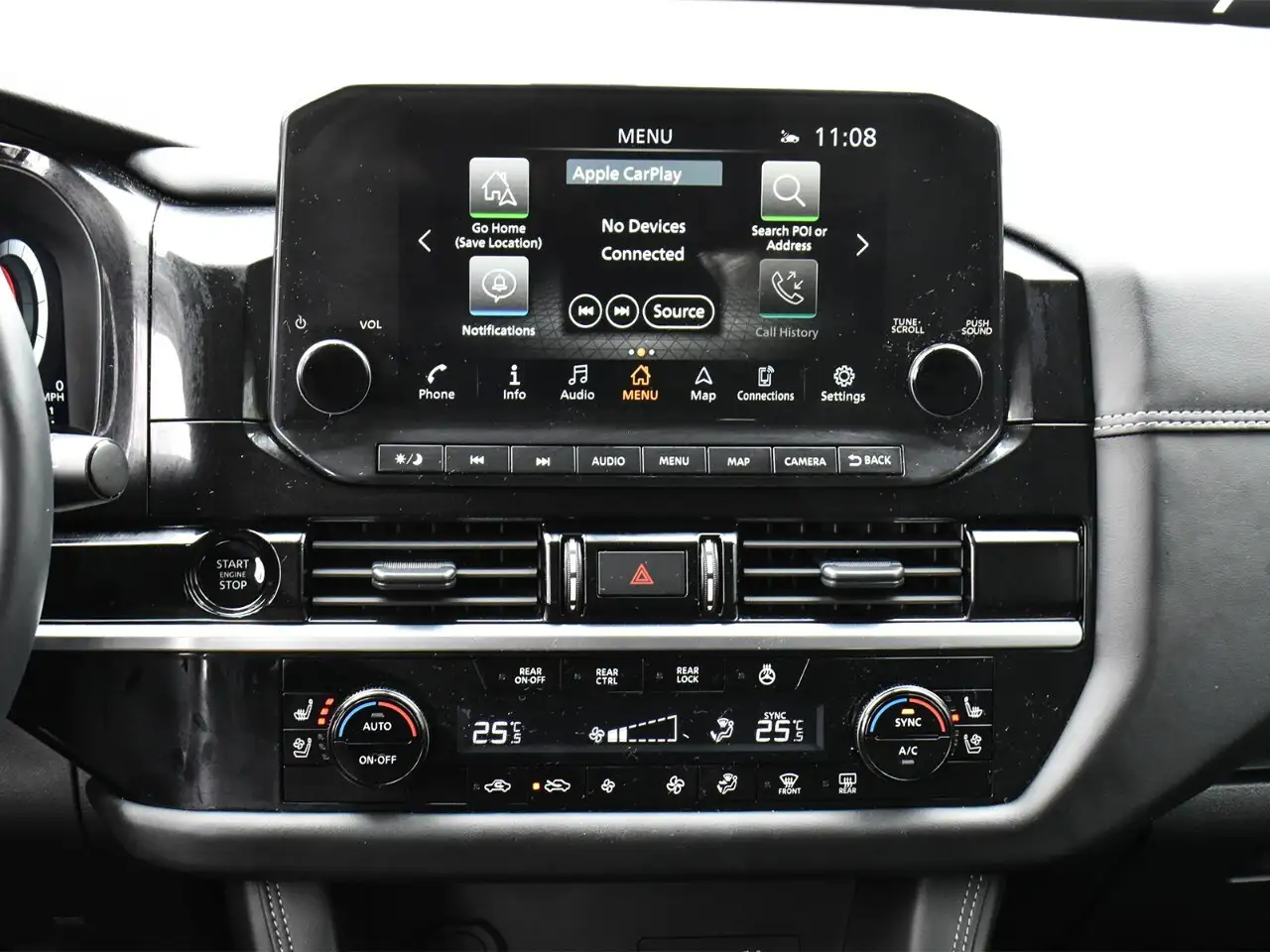 Nissan Pathfinder снимка Nissan Pathfinder