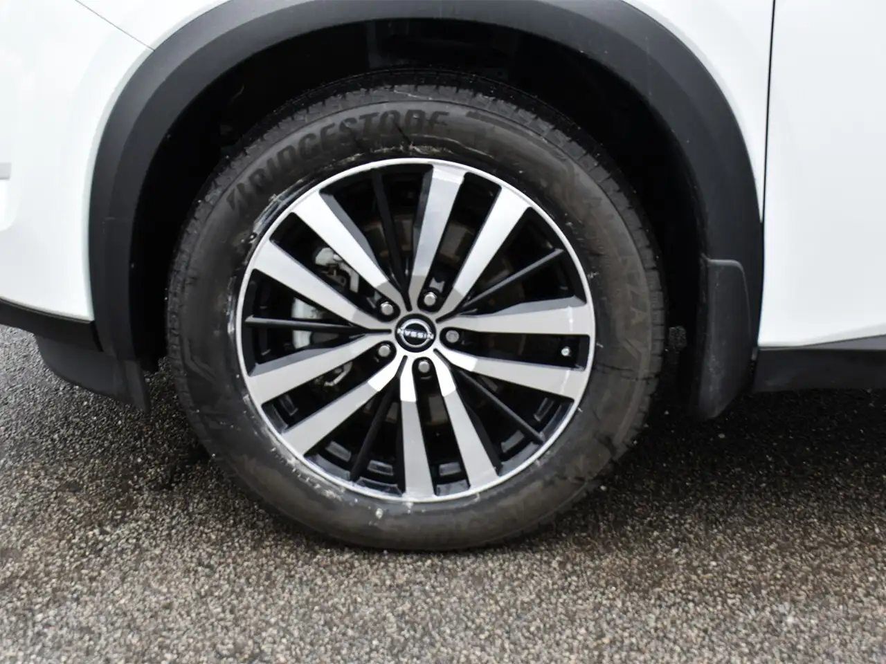Nissan Pathfinder снимка Nissan Pathfinder