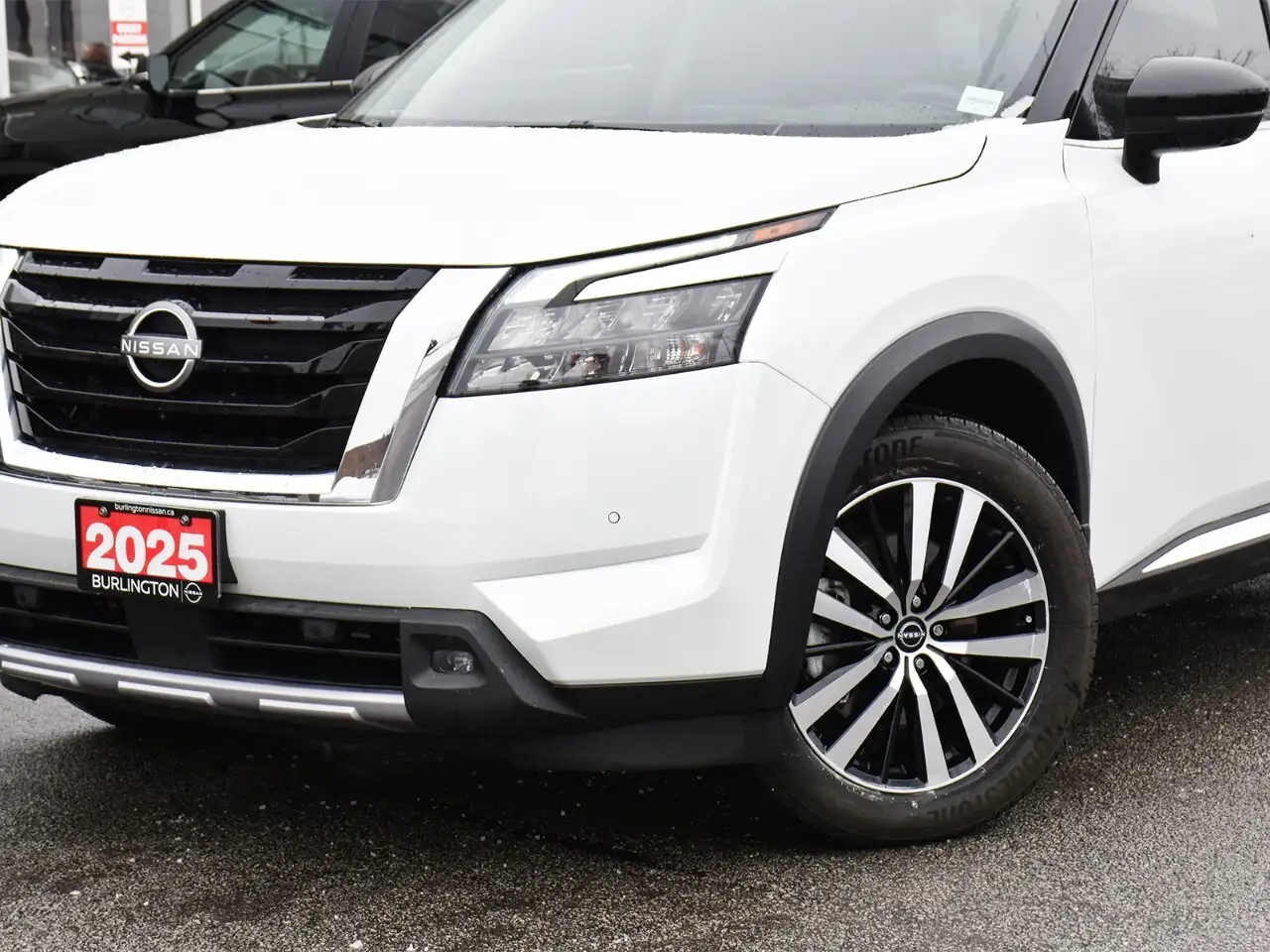Nissan Pathfinder снимка Nissan Pathfinder