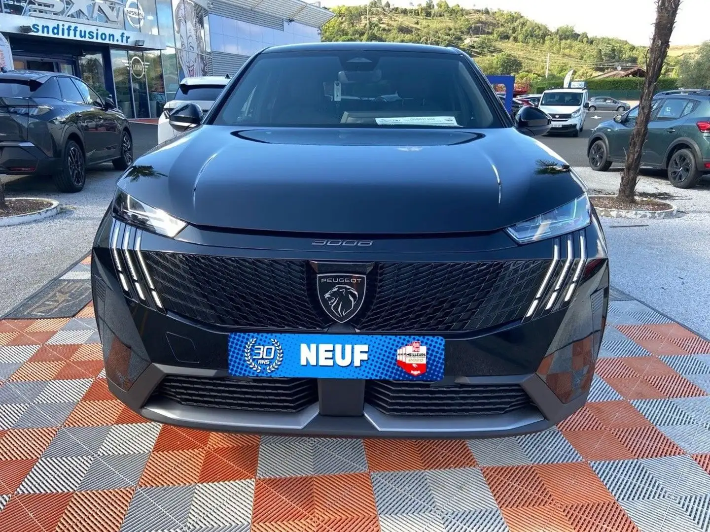 Peugeot 3008 Hybrid 145 e-DCS6 ALLURE Schwarz - 2