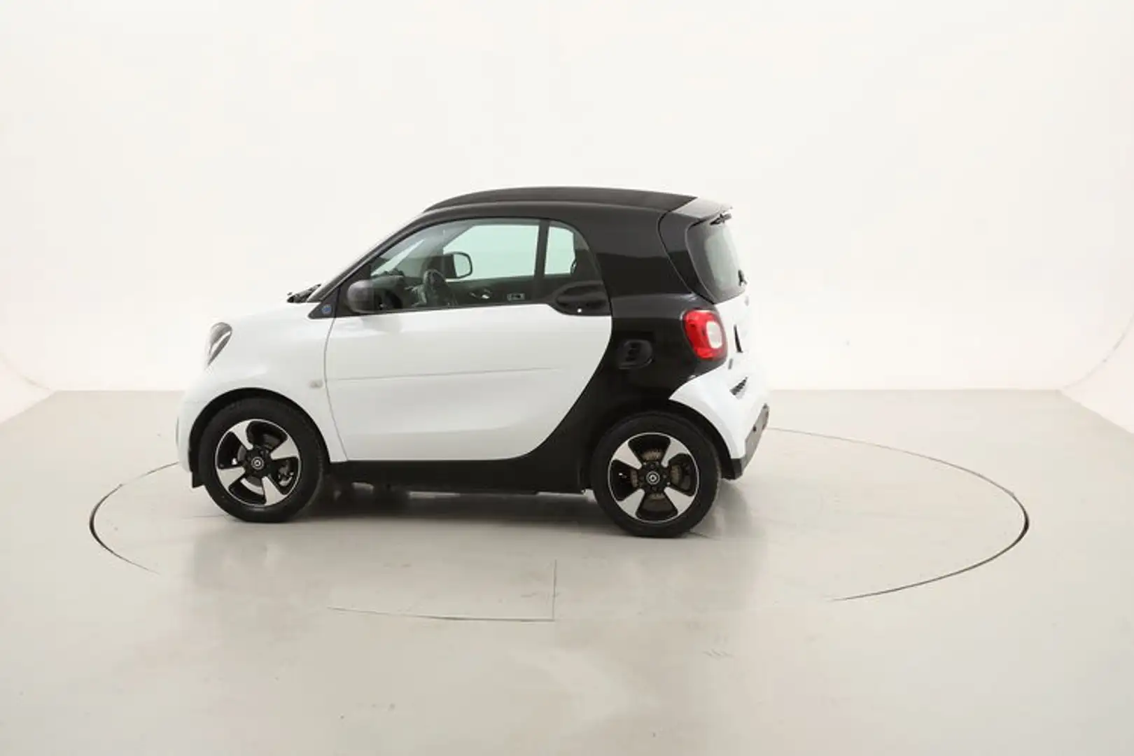 smart forTwo EQ Passion Elettrico 82CV Bianco - 2