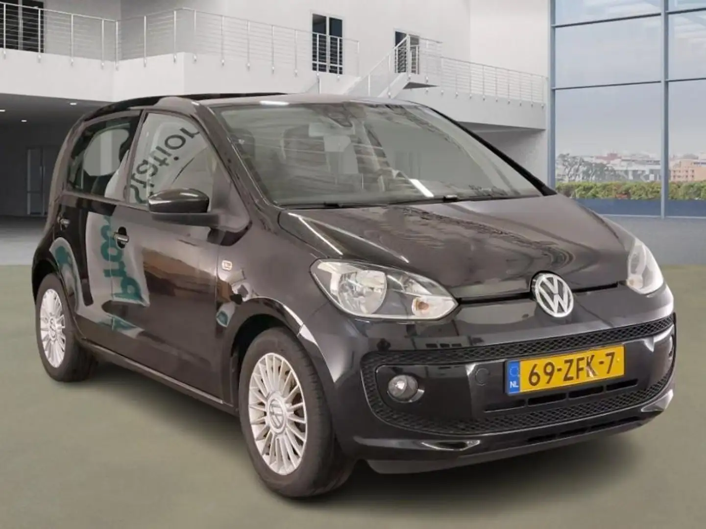 Volkswagen up! 1.0 high up! BlueMotion AC Nav NL-auto +NAP Zwart - 2