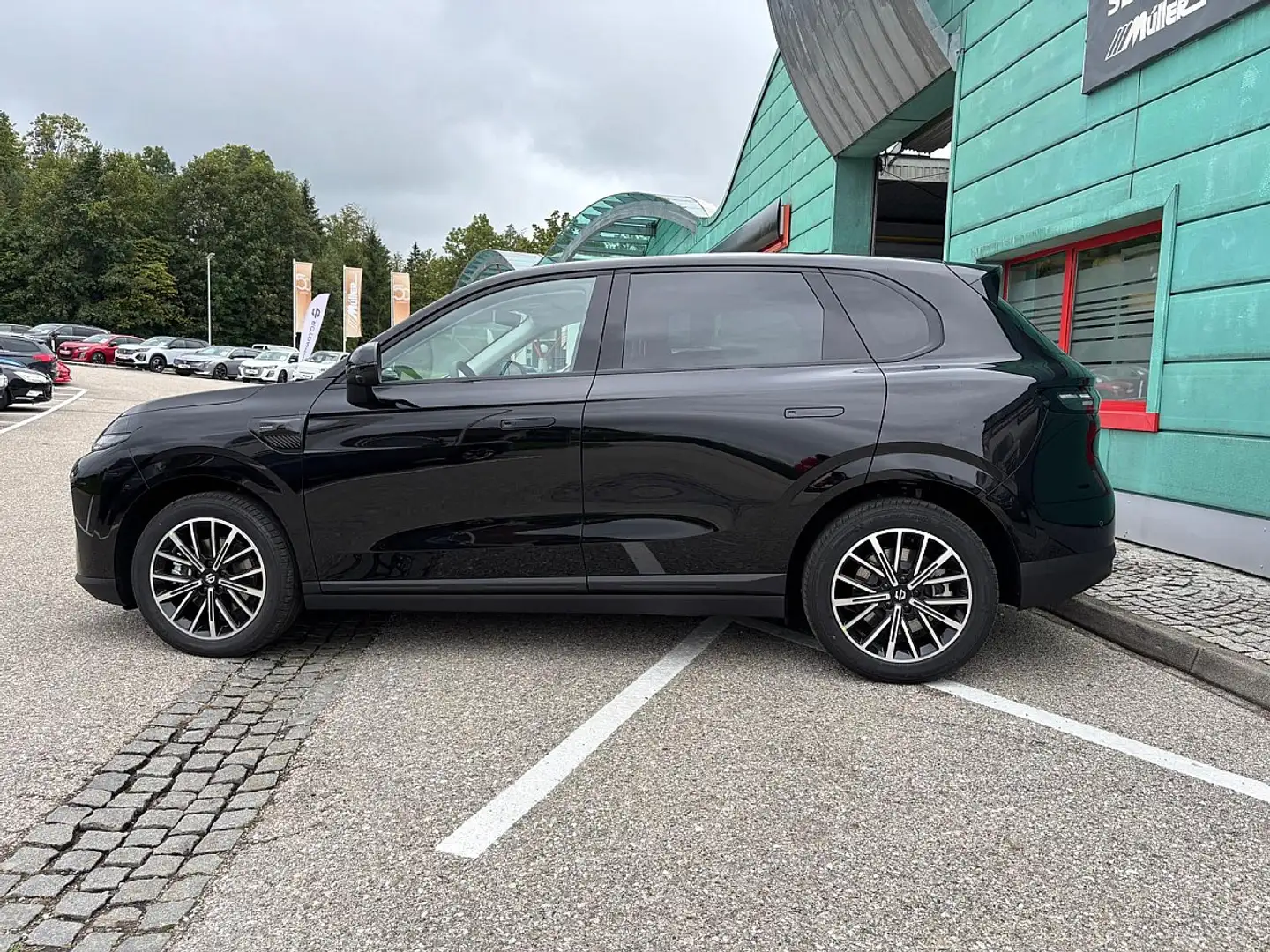 Leapmotor B10 Design Pro Max 67,1 kWh (Reichweite WLTP 432) Schwarz - 2