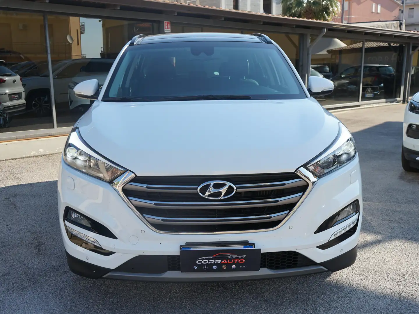 Hyundai TUCSON 1.7 crdi Xpossible 2wd 141cv dct TETTO Bianco - 2