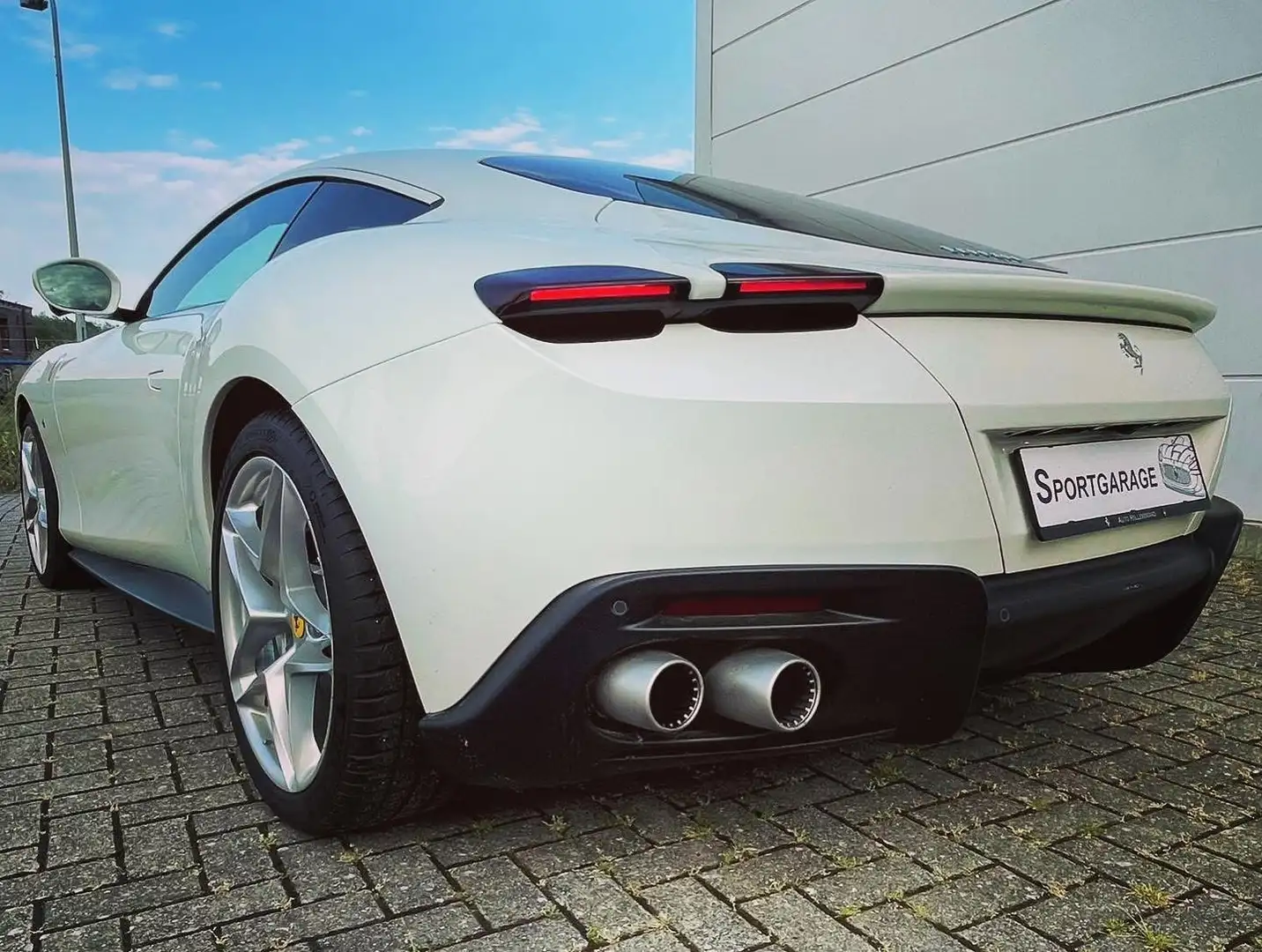 Ferrari Roma Stoelventil. | Stitching | ADAS Full | Magnaride Wit - 2