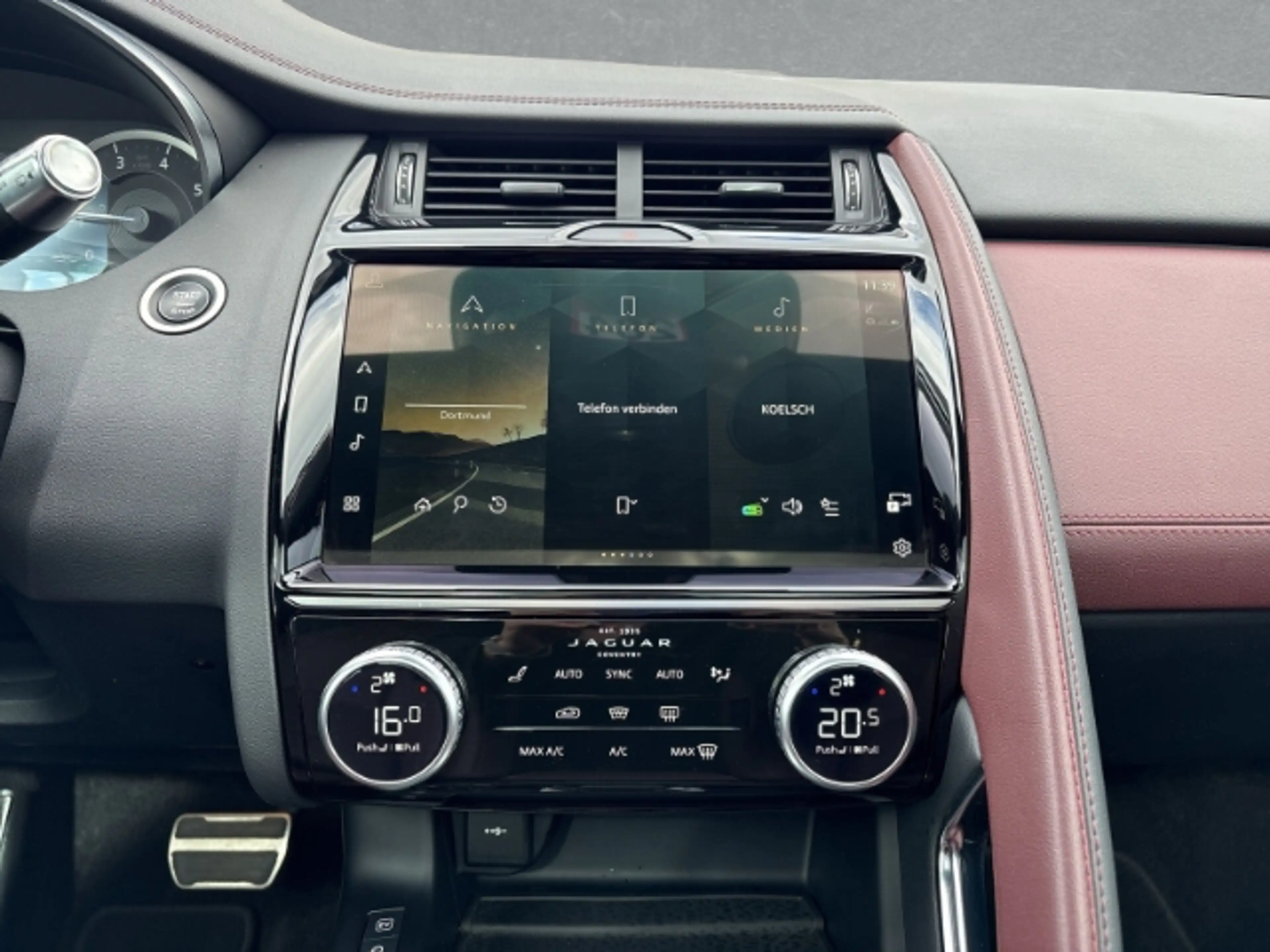 Jaguar E-Pace R-Dynamic S AWD Plug-In Hybrid AD Panorama Navi Le — photo 13