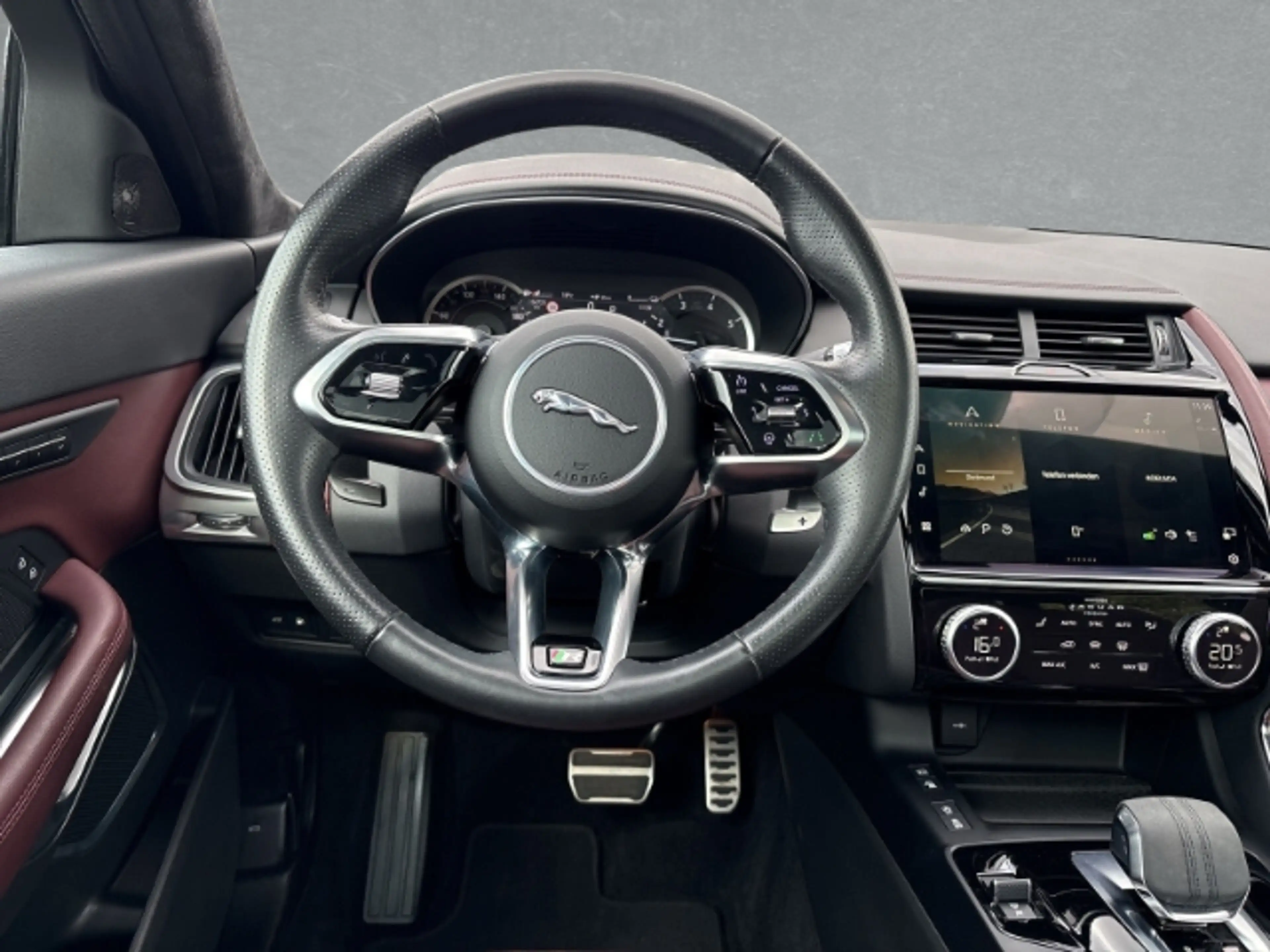 Jaguar E-Pace R-Dynamic S AWD Plug-In Hybrid AD Panorama Navi Le — photo 14