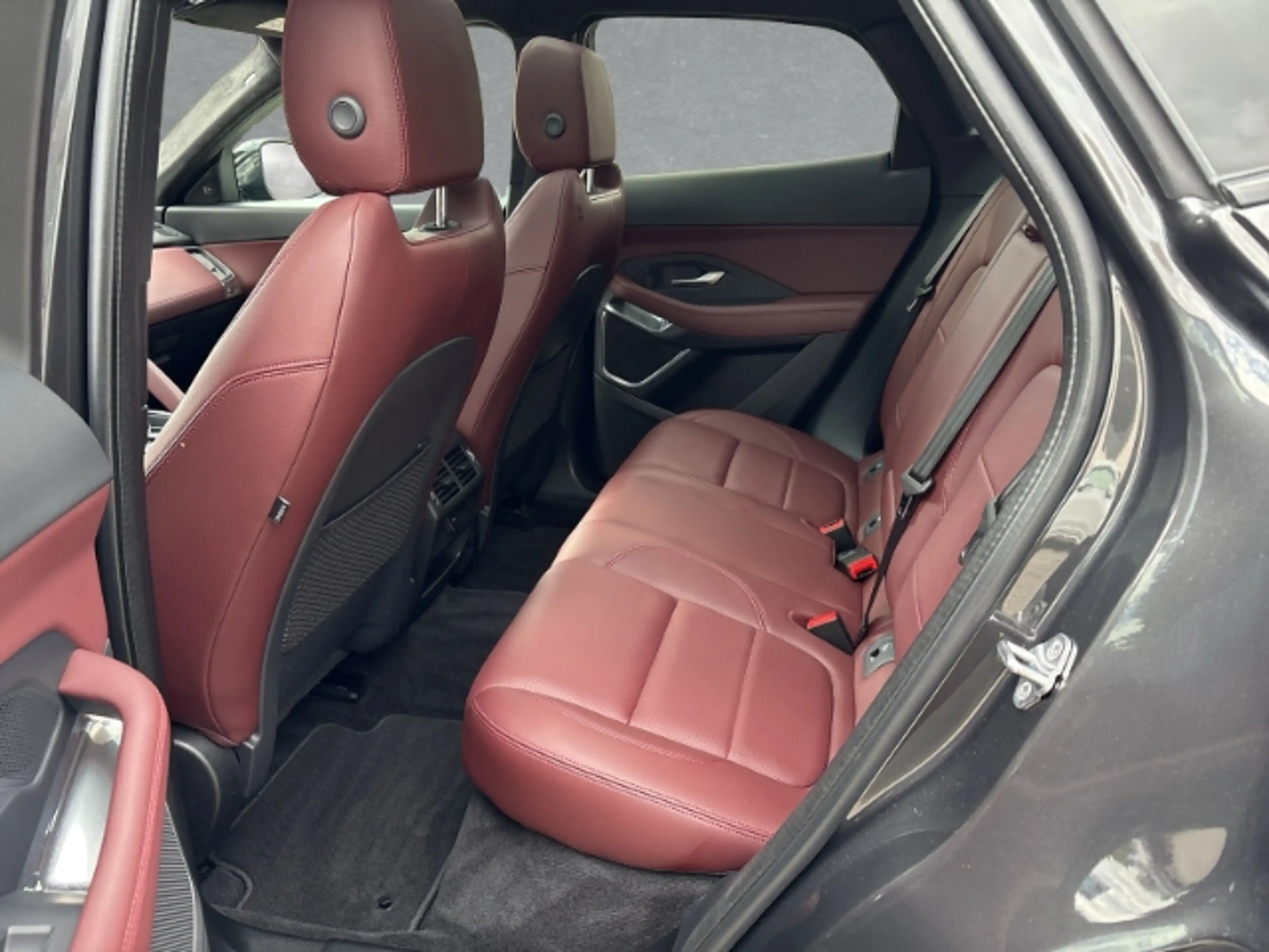 Jaguar E-Pace R-Dynamic S AWD Plug-In Hybrid AD Panorama Navi Le — photo 5