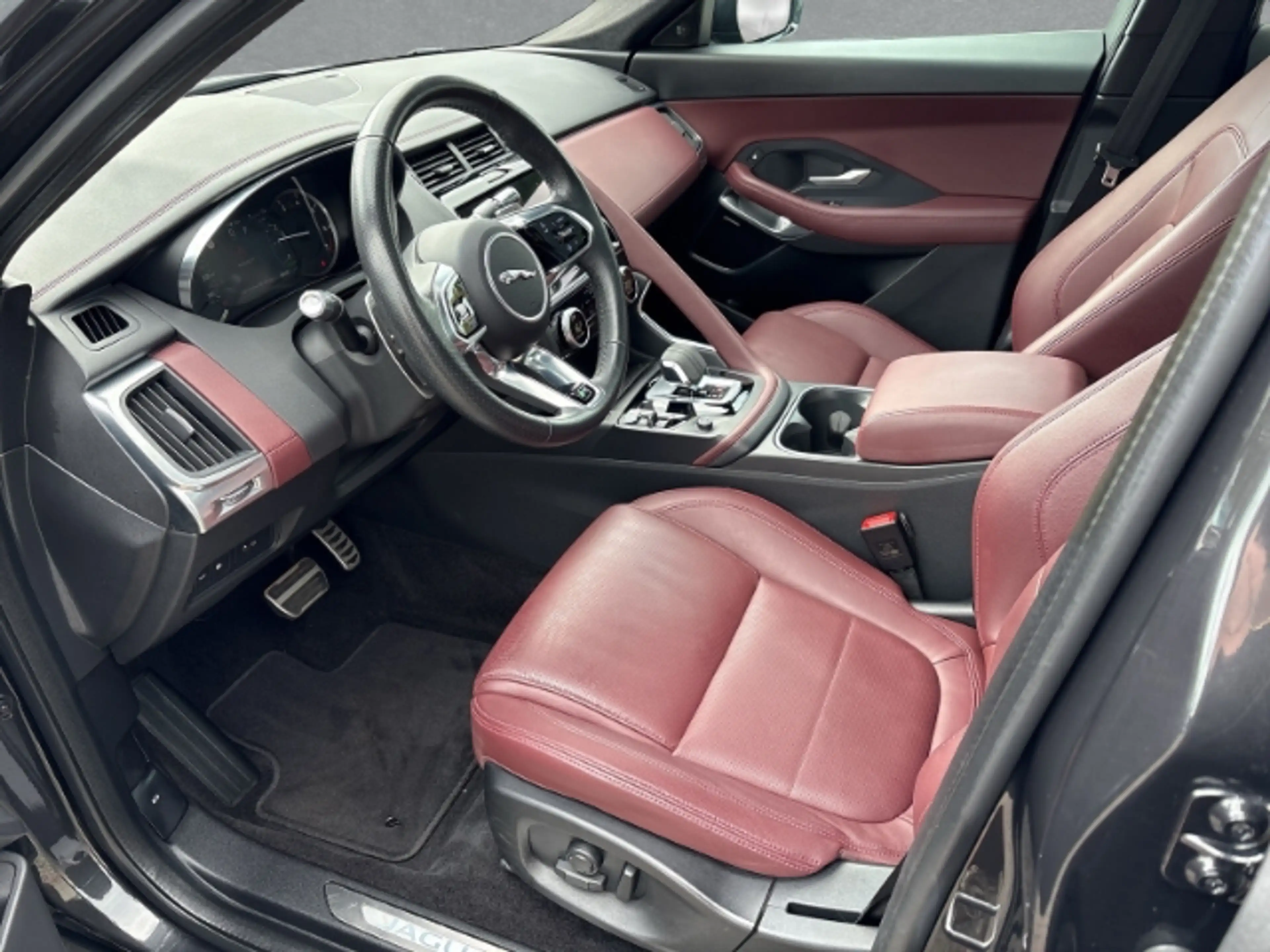 Jaguar E-Pace R-Dynamic S AWD Plug-In Hybrid AD Panorama Navi Le — photo 11