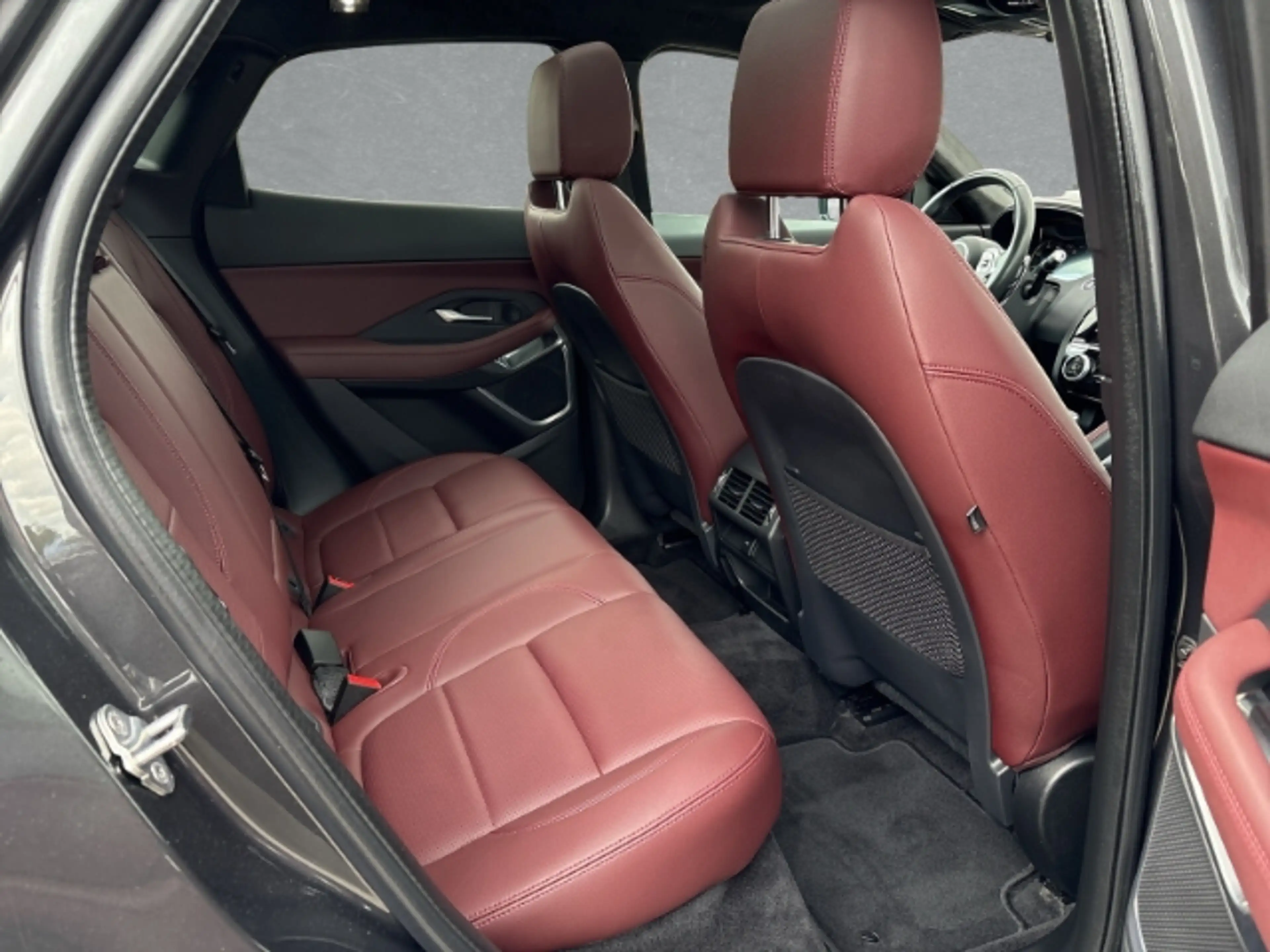 Jaguar E-Pace R-Dynamic S AWD Plug-In Hybrid AD Panorama Navi Le — photo 12