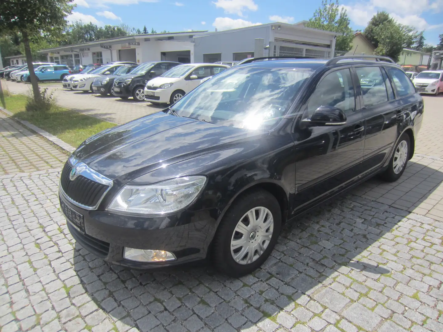 Skoda Octavia Ambiente - Schwarz - 2