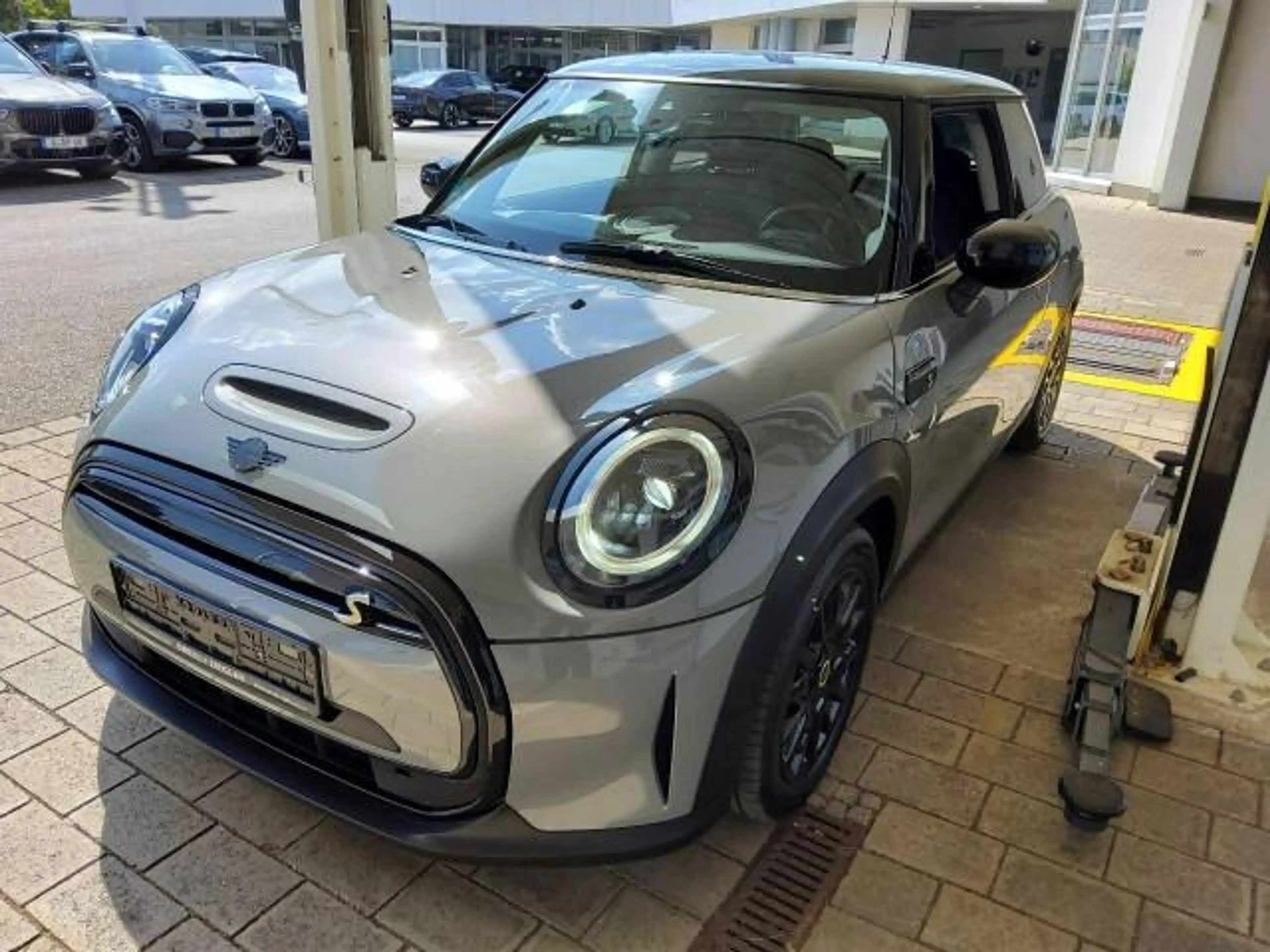 MINI Cooper SE ClassicT H&K AdLED RFK KoZg SGlas Navi