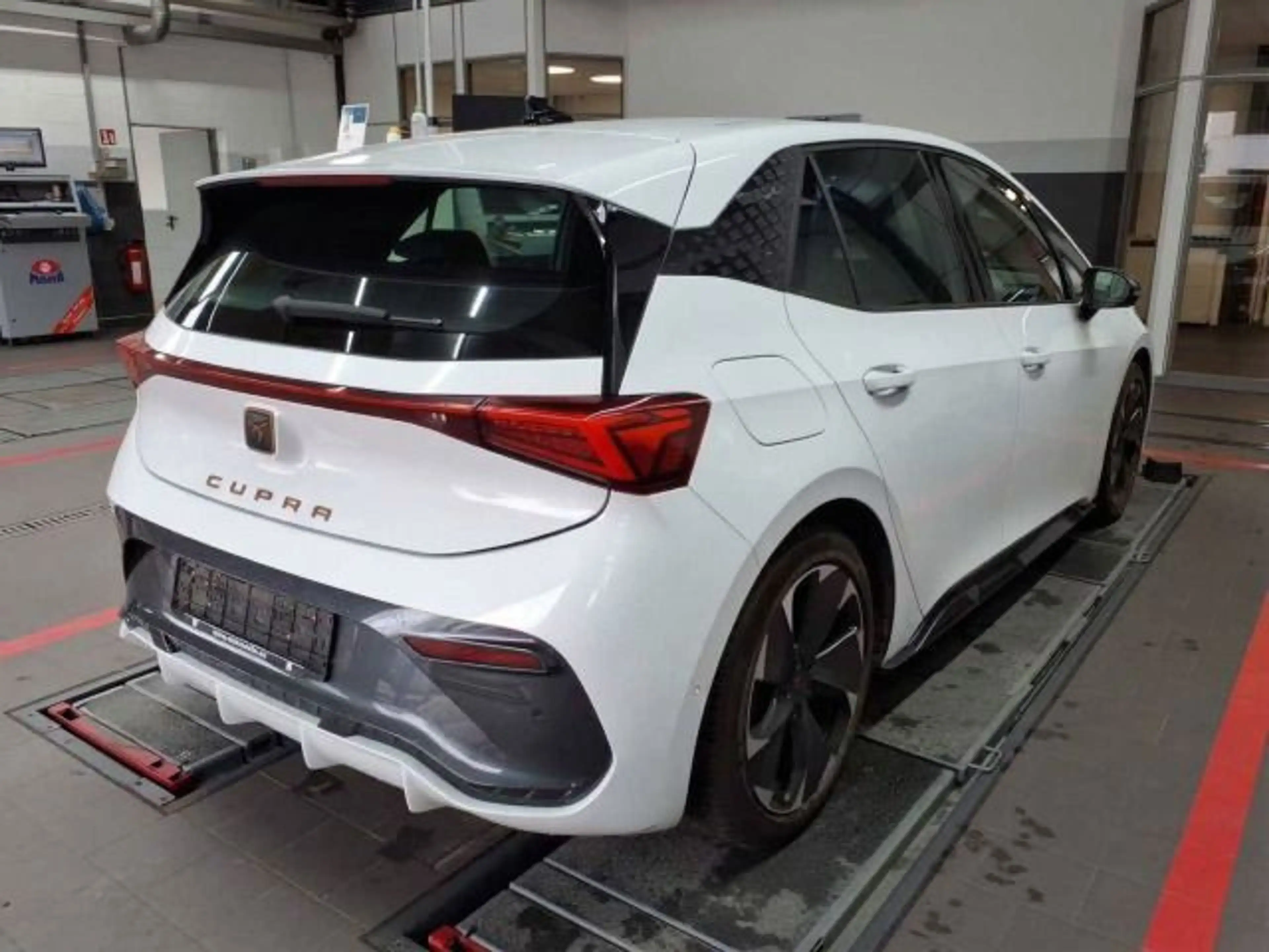 CUPRA Born 170 Head Up LED ACC Cam Sitzheiz — photo 4