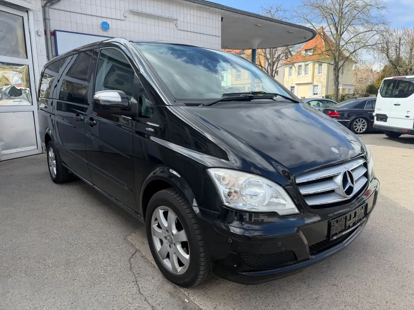 Mercedes-Benz Viano 3.0 CDI lang *Automatik*7-Sitze*Navi*AHK* Negro - 1