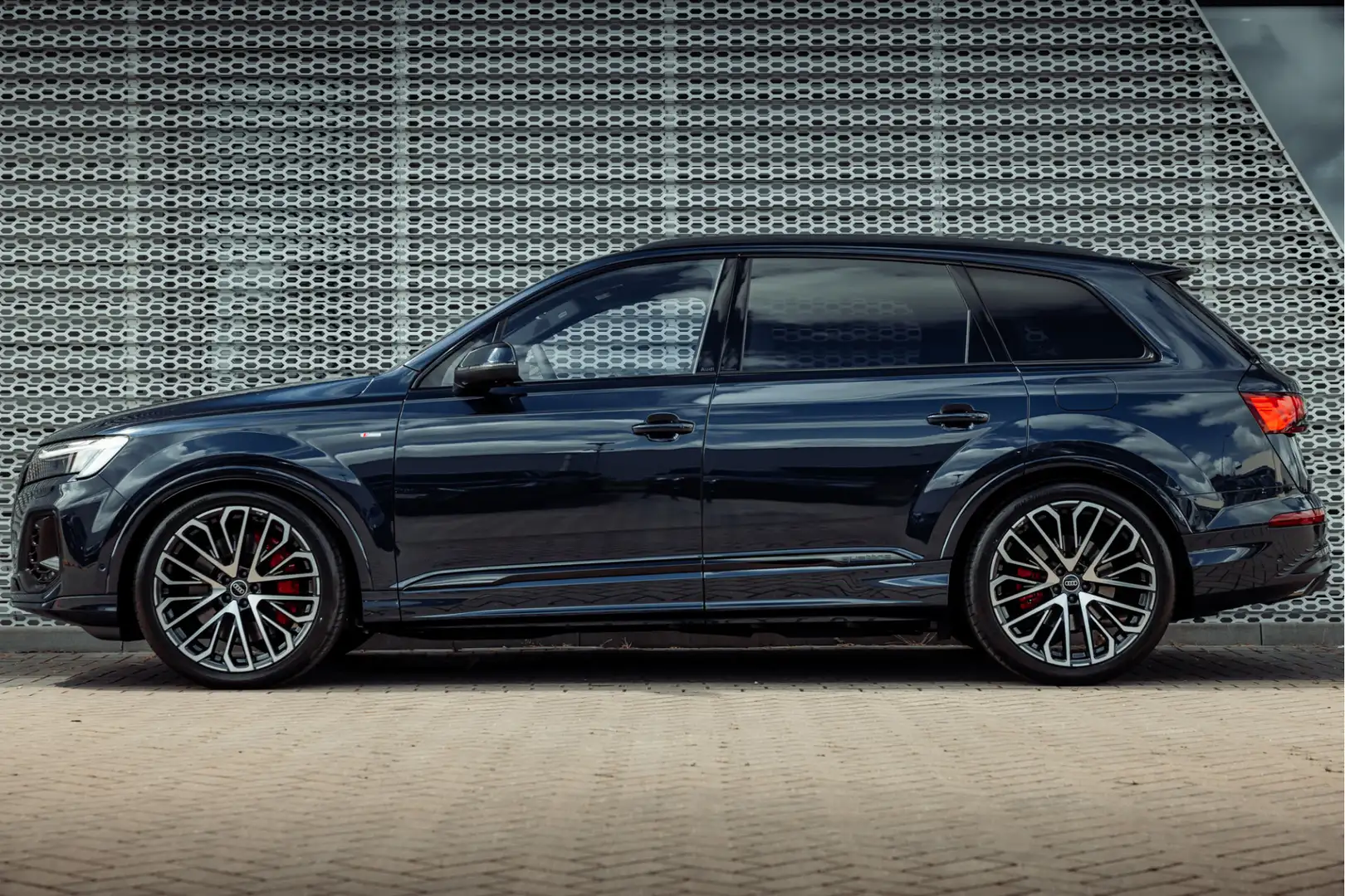 Audi Q7 55 TFSI e 394pk quattro tiptronic Pro Line S | Exc Blauw - 2