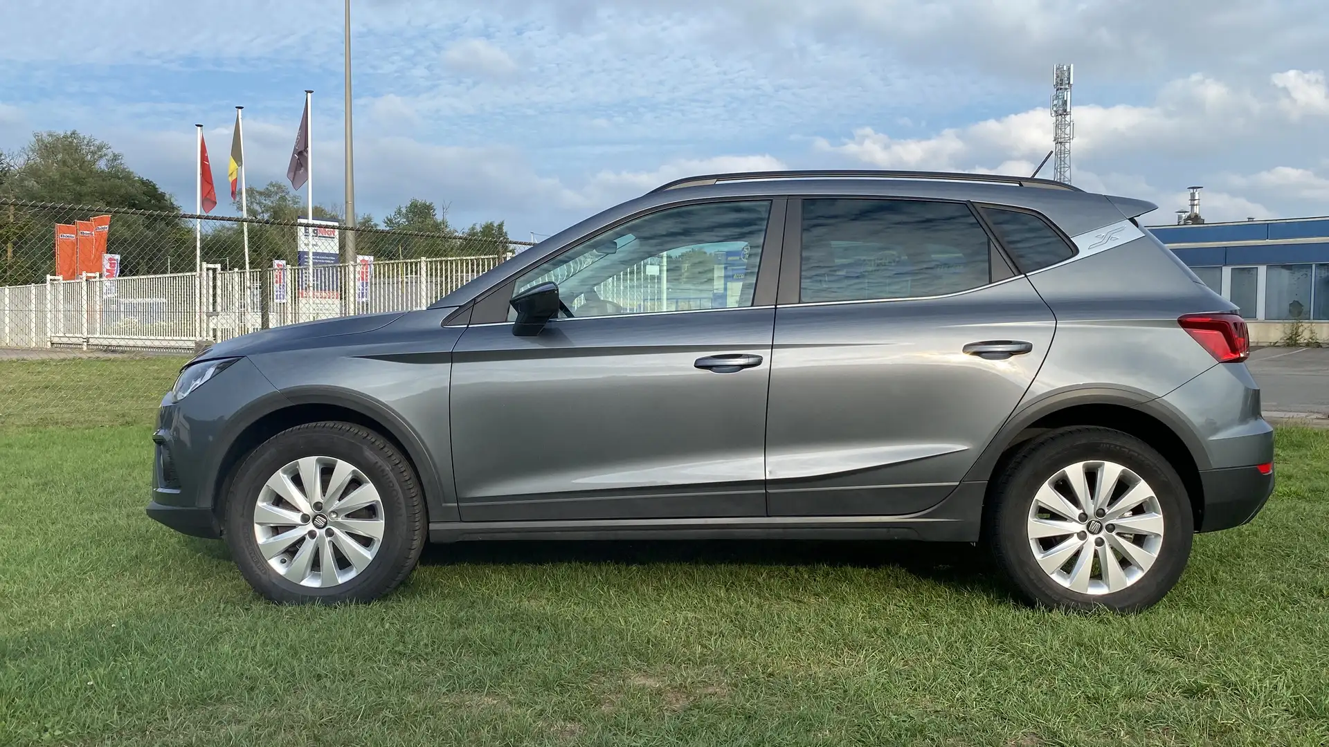 SEAT Arona ✅ Arona 1.0 Eco TSI DSG Style Gris - 2